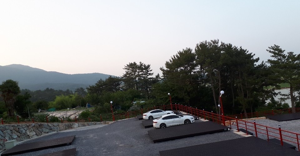 명도그 오토 캠핑장