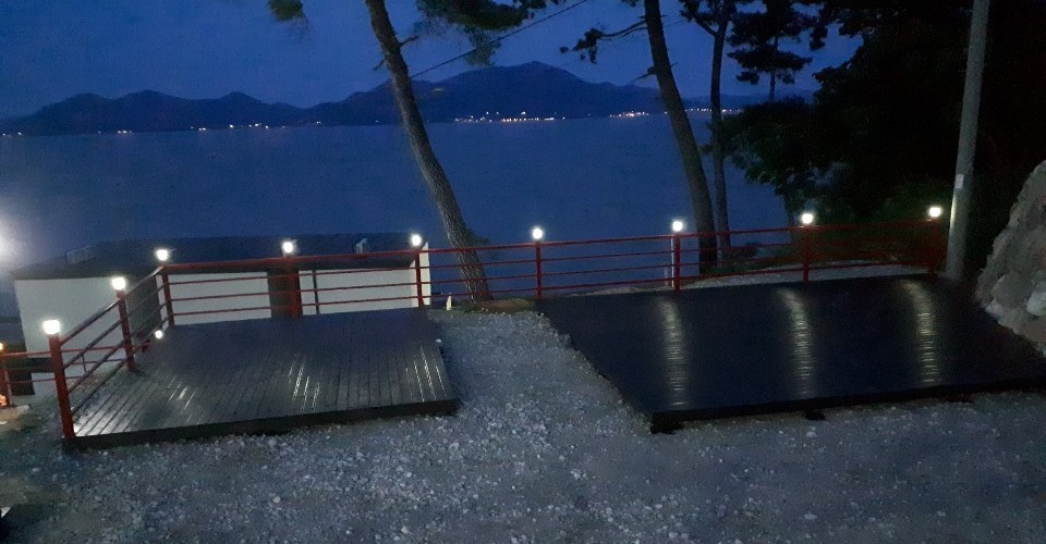 명도그 오토 캠핑장