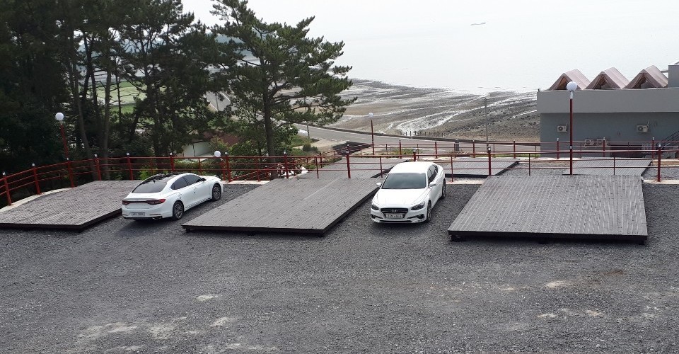 명도그 오토 캠핑장