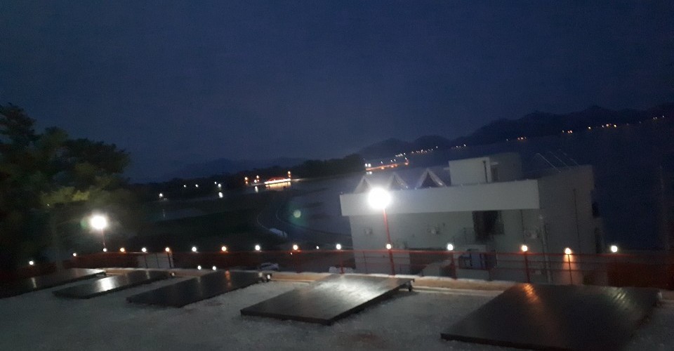 명도그 오토 캠핑장