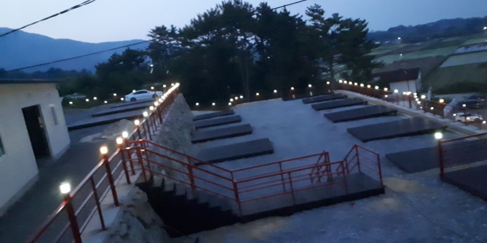 명도그 오토 캠핑장