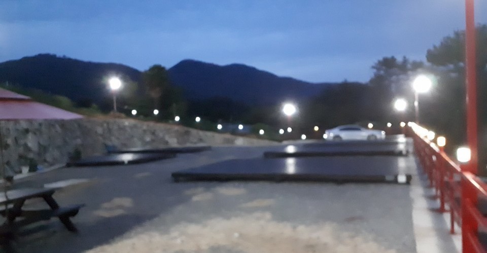 명도그 오토 캠핑장
